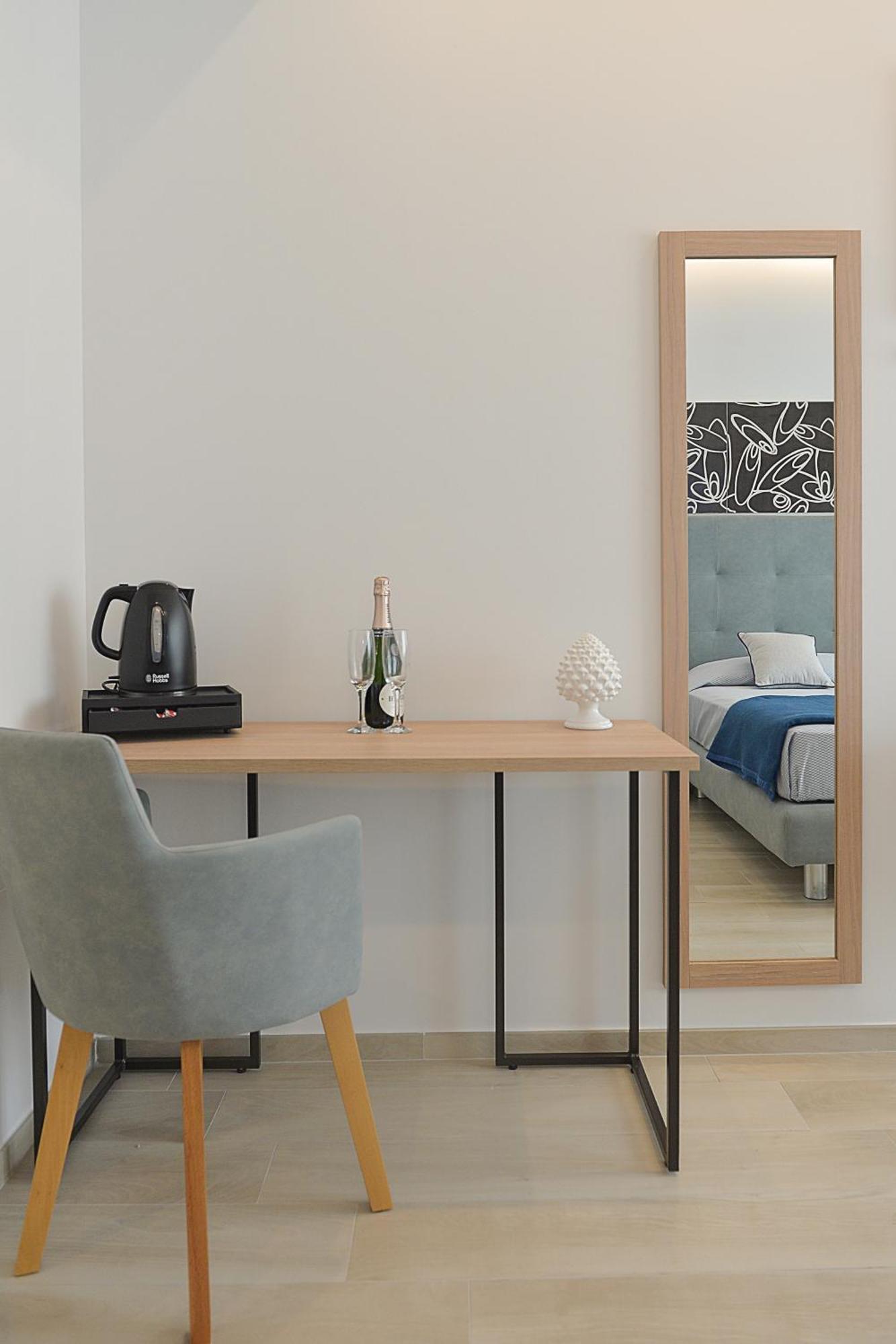 Charming Rooms Amalfi Coast مايوري المظهر الخارجي الصورة