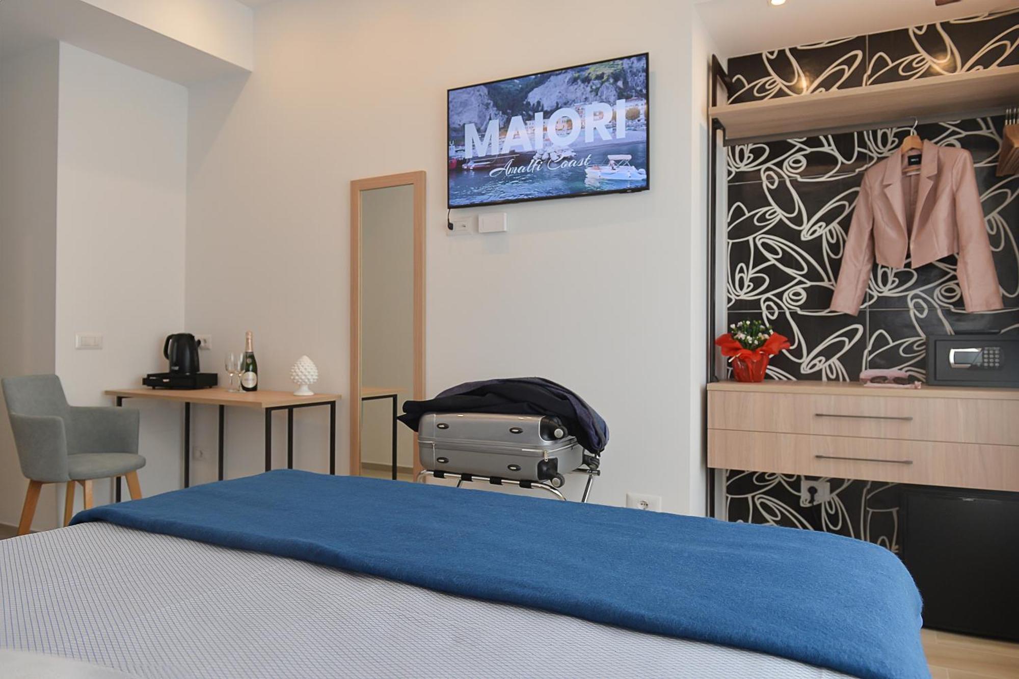 Charming Rooms Amalfi Coast مايوري المظهر الخارجي الصورة