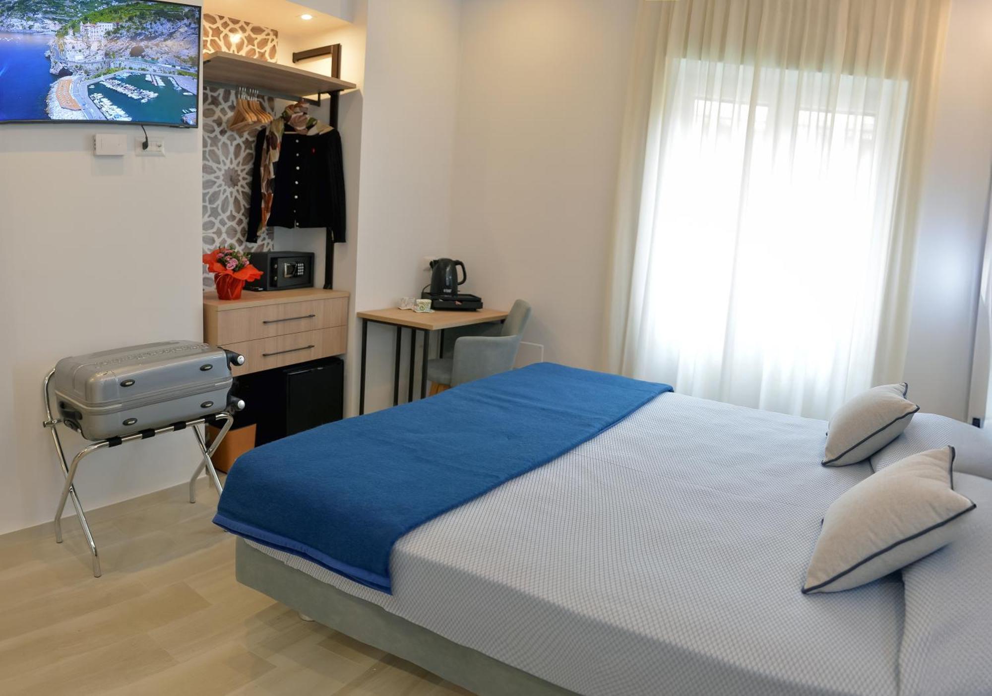 Charming Rooms Amalfi Coast مايوري المظهر الخارجي الصورة