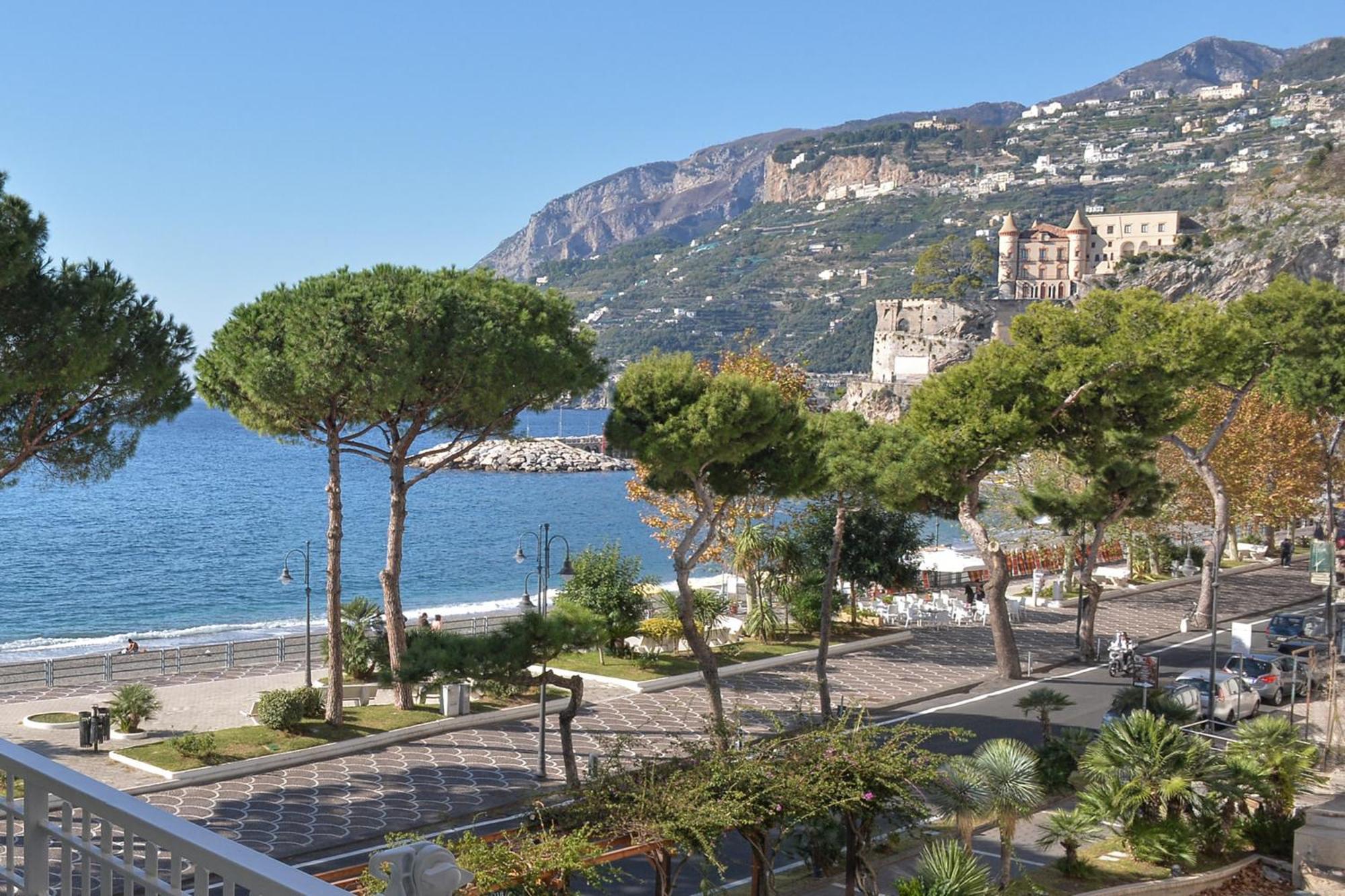 Charming Rooms Amalfi Coast مايوري المظهر الخارجي الصورة